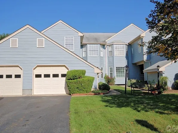 12 James Buchanan Dr #B, Monroe Township, NJ 08831