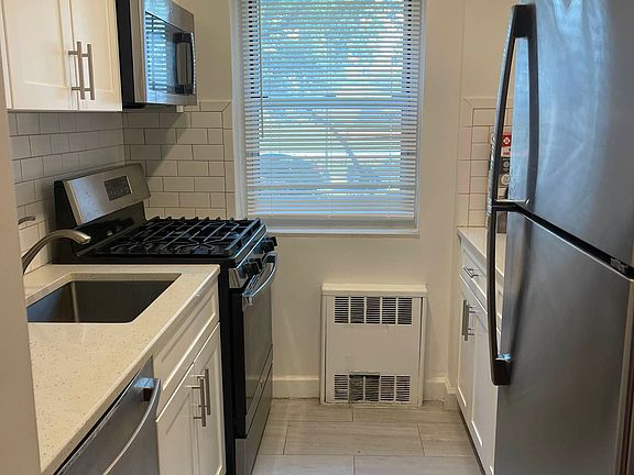 2nd image of 14220 84th Dr APT 6K