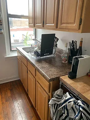 Rented by M.Grossman R.E. Management | media 8