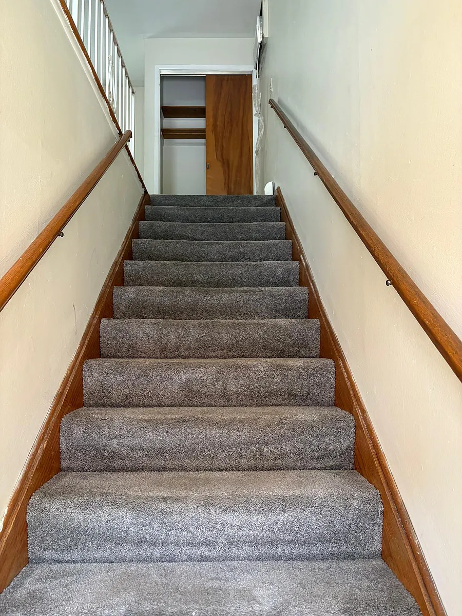 Private entry - 5429 Lester Rd #9