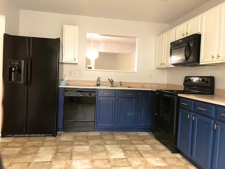 9511 Brackenview Ct — Photo 8