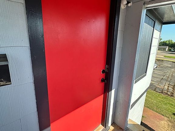 2nd image of 1612 NE 24th St #2