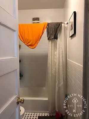 Rented by Brooklyn Heights Real Estate Inc | media 9