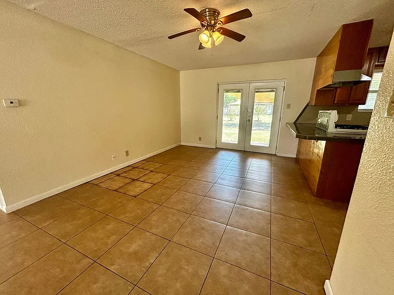 5908 Derek Dr — Photo 4