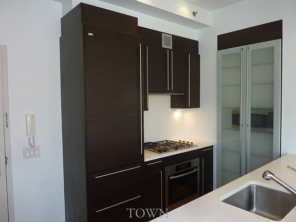 5th image of 464 W 44th St APT 7G