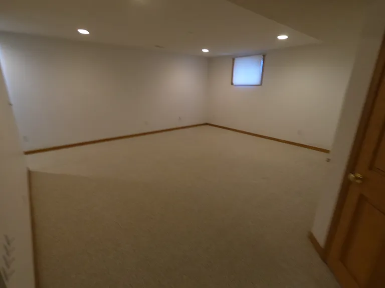 3125 Old Jamestown Rd — Photo 24