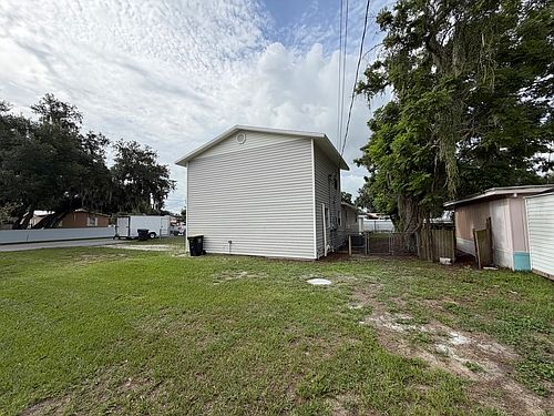 4th image of 1204 Cherry Ln