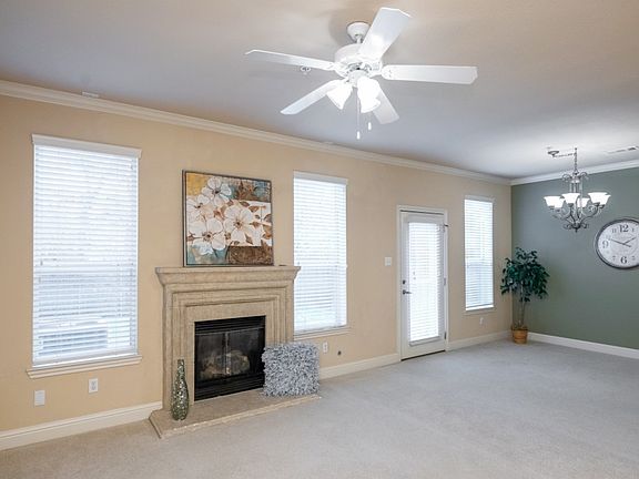 5th image of 619 Rosemead Dr