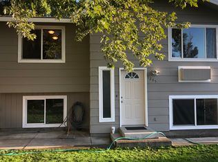 1245 W Ridgeway Ave, Hermiston, OR 97838