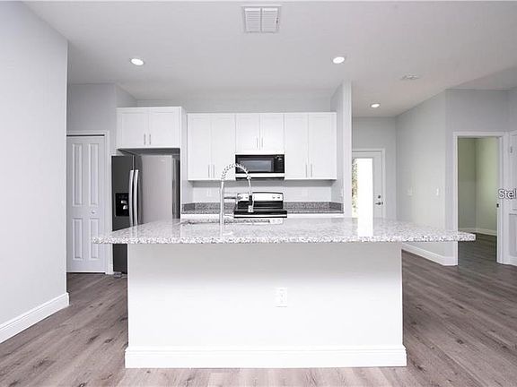 4th image of 2421 Avenue F NW