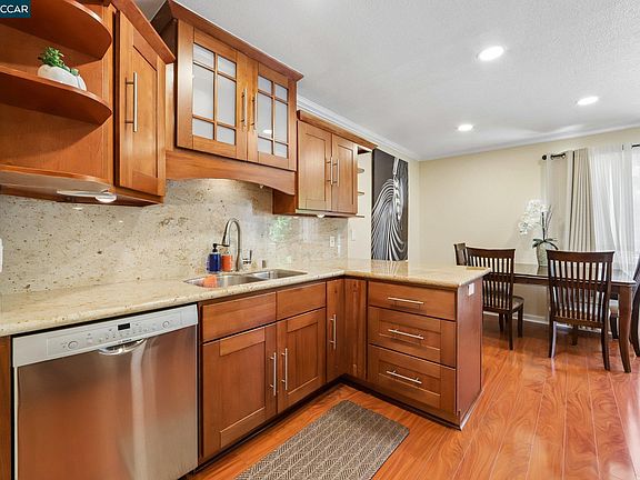 3rd image of 825 Oak Grove Rd APT 40