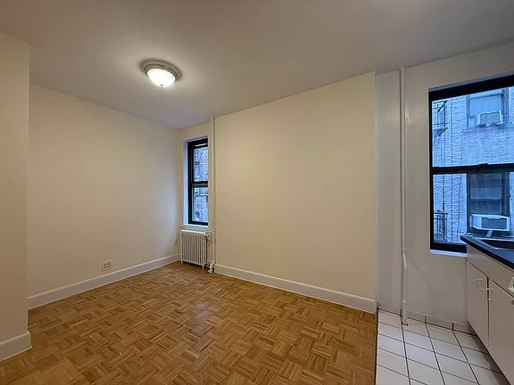 2nd image of 83 Macdougal St APT 11