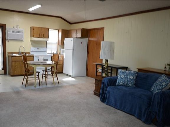 3rd image of 470 Longwood Hills Rd #A