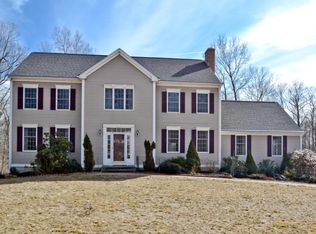 135 Devonshire Ln, Madison, CT 06443