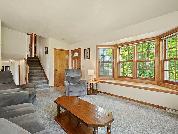 3rd image of 3207 Giehler Dr