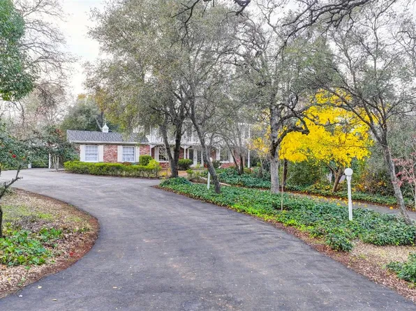 155 Colonial Dr, Auburn, CA 95603