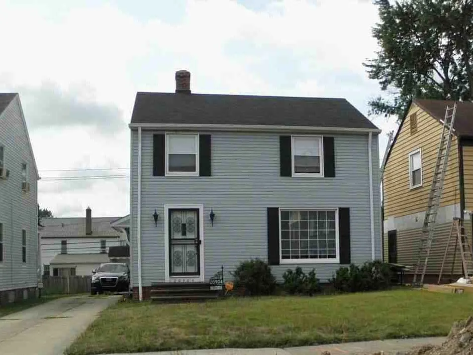 20904 Hillgrove Ave photo 1