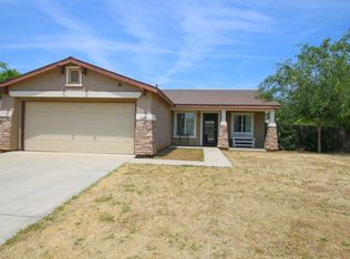 1649 San Antonio Ave, Dinuba, CA 93618