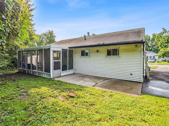 5th image of 1644 Eastbrook Dr S