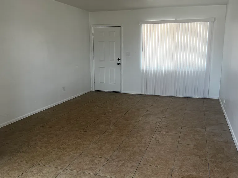4343 E Wilshire Dr — Photo 9