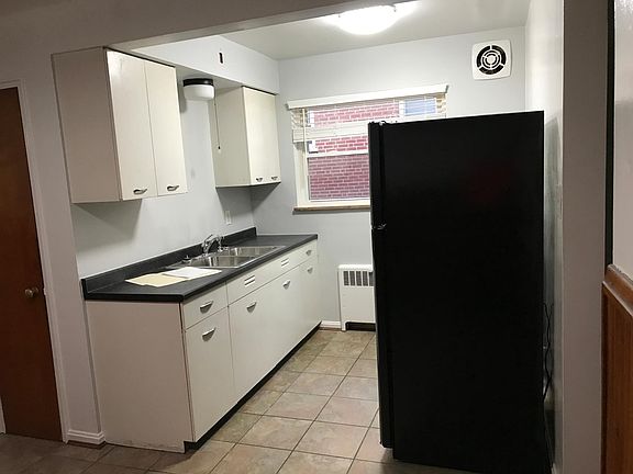 2nd image of 3016 Parkview Ave APT 1
