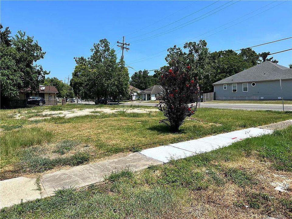 1st image of 4521 Stephen Girard Ave