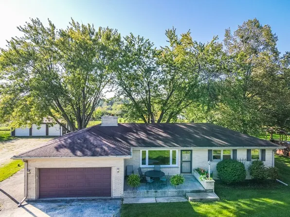25915 52nd St, Salem, WI 53168