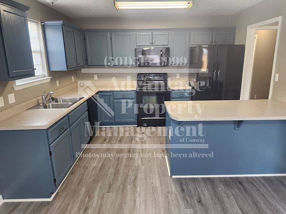 5th image of 2740 York Ln
