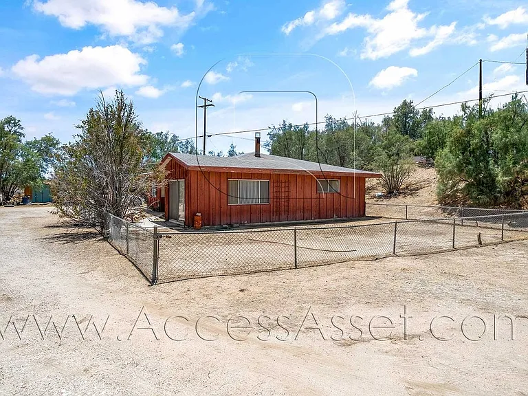 18499 Shay Rd #1 — Photo 22