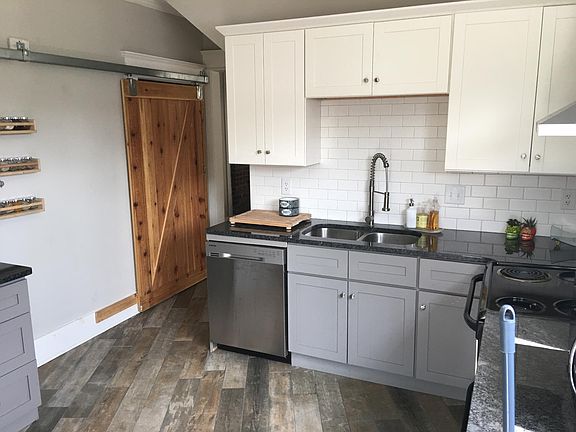 5th image of 1118 Reid Pl