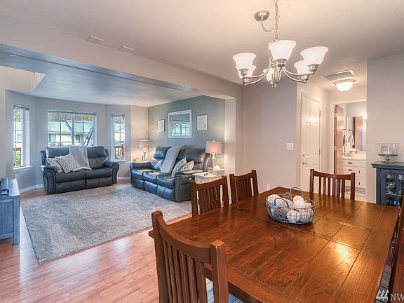 5th image of 713 Kelsey Ln E