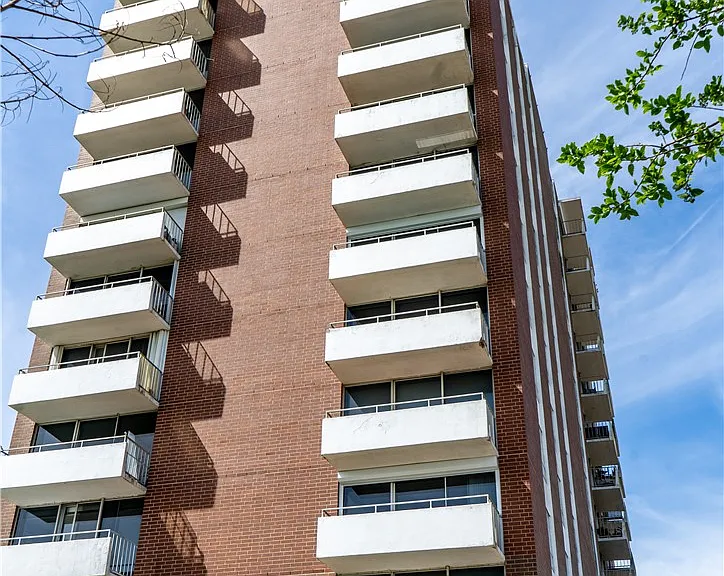 715 S Upper Broadway St #406 — Photo 1