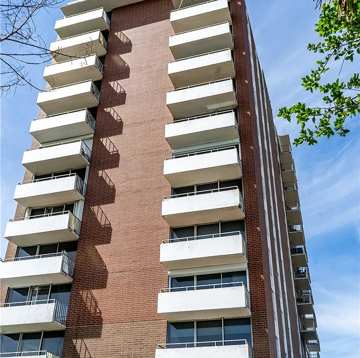 715 S Upper Broadway St #406