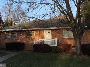 2975 Greenwood Dr, York, PA 17408
