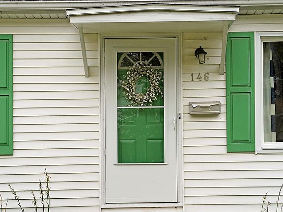 3rd image of 146 Elmwood St NE