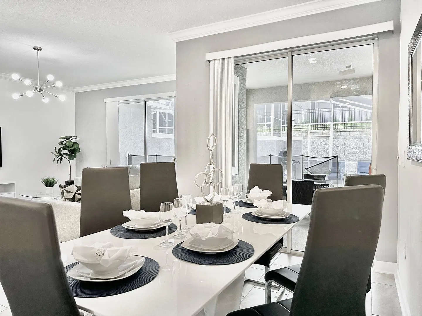 4 bed, 1914 sqft, $3,000 — Photo 4