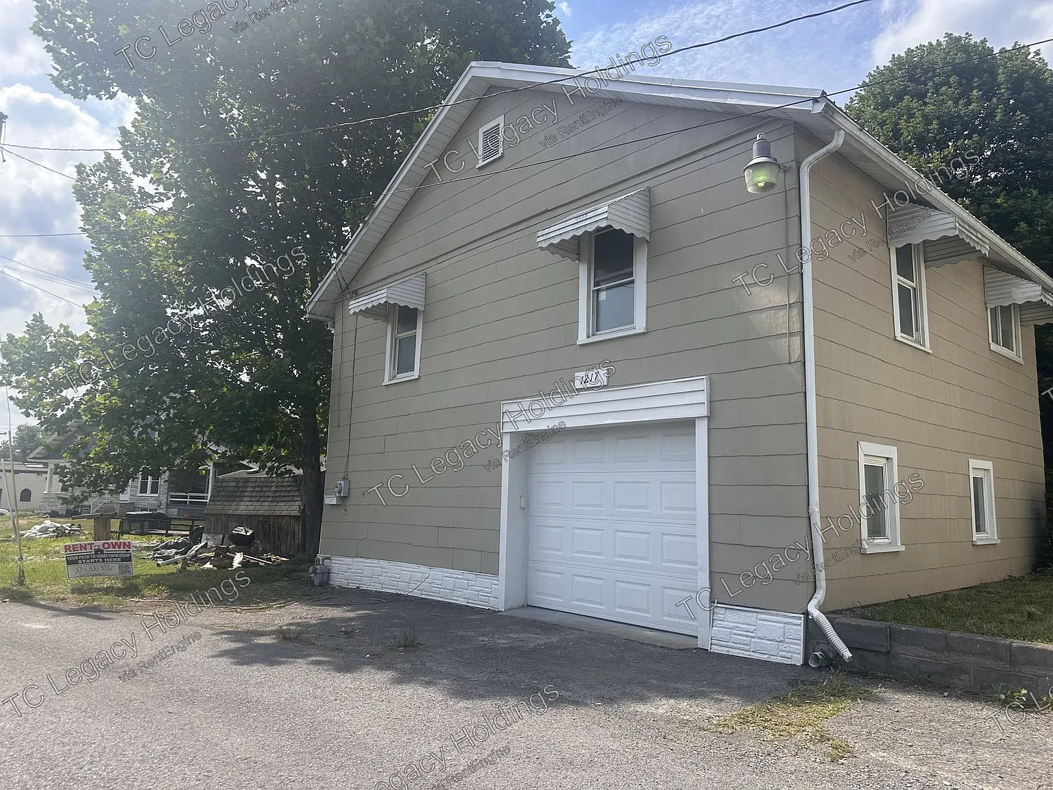 2 bed, 1.0 bath, 850 sqft, $1,200 — Photo 2