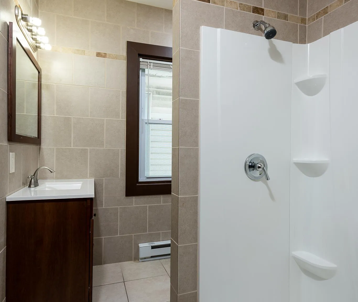 8 bed, 2244 sqft, $4,800 — Photo 4