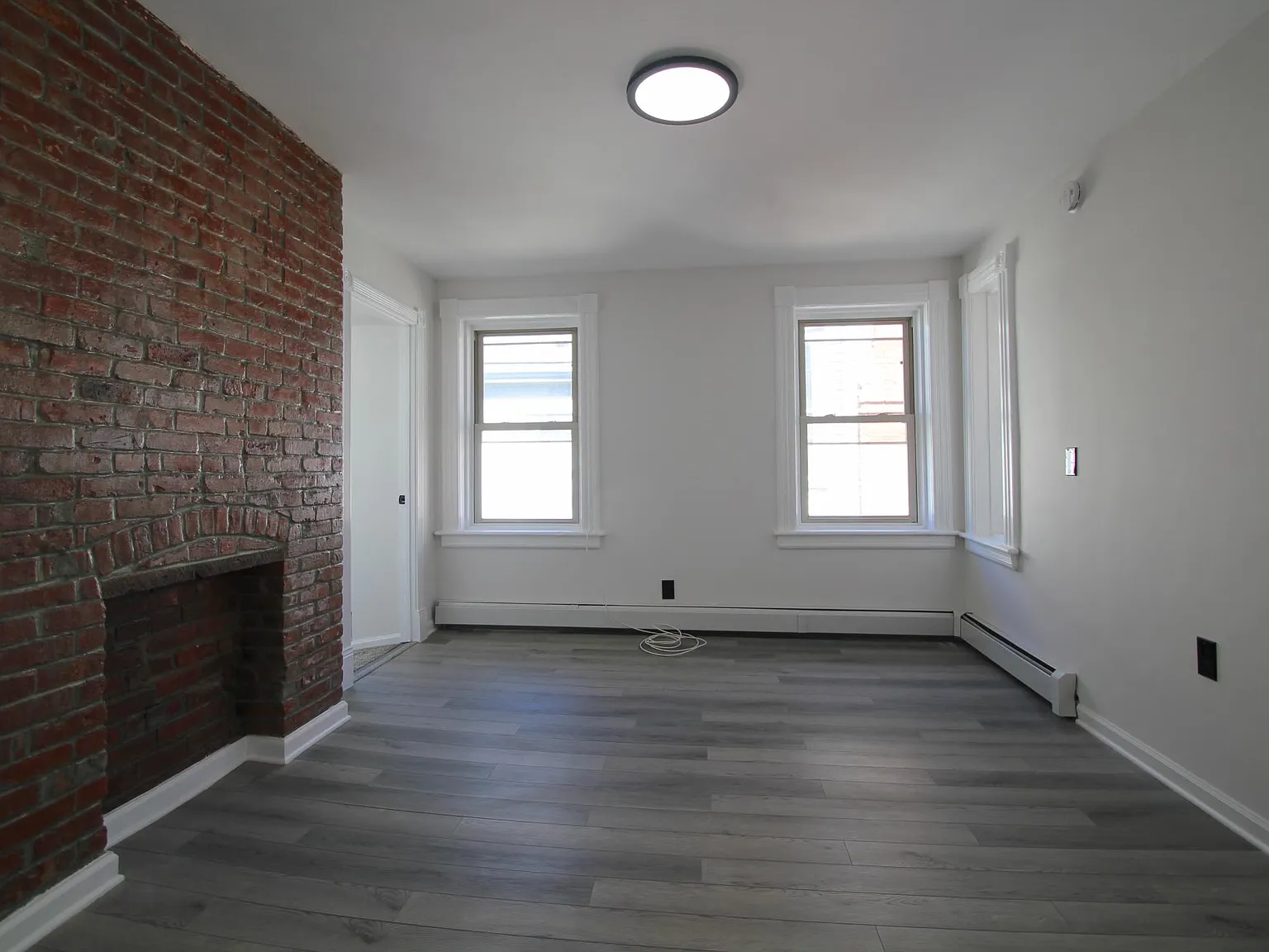 3 bed, 1224 sqft, $2,350 — Photo 4