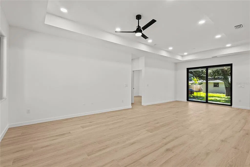 3 bed, 2.0 bath, 1509 sqft, $2,700 — Photo 3