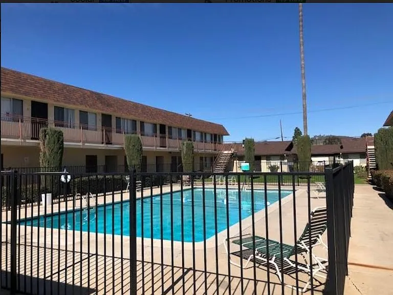 Ranchouse Apartments — Photo 7