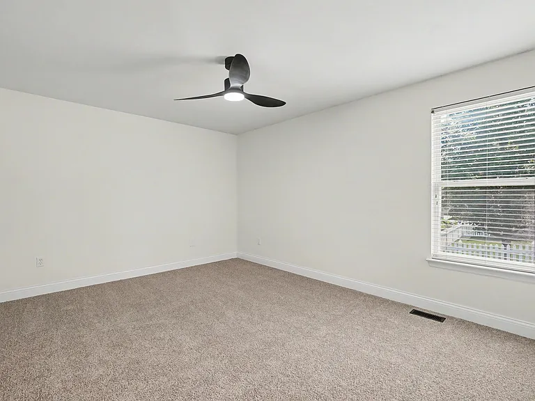 8003 Knights Crossing Dr — Photo 26