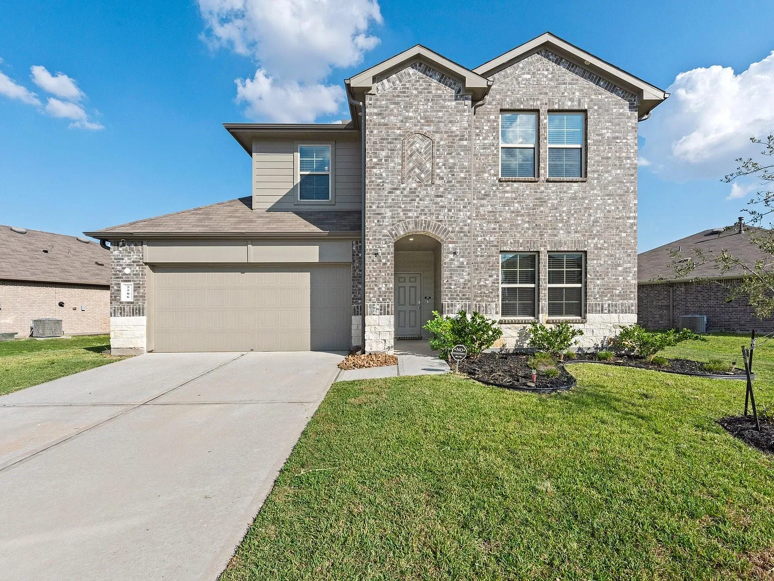 4 bed, 3.0 bath, 2302 sqft, $2,750 — Photo 4