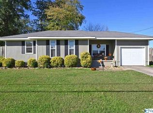 803 Nelson St SW, Hartselle, AL 35640