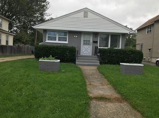 16 S State St, Aurora, IL 60505