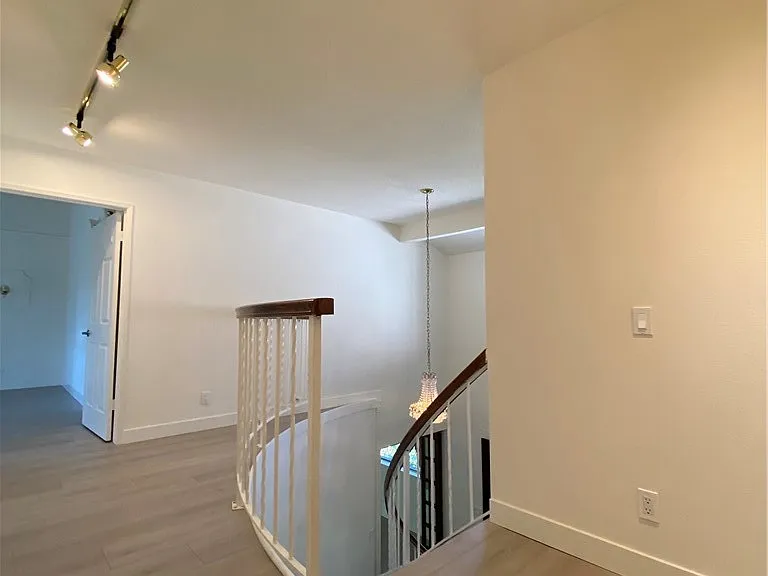 2072 Maverick Cir — Photo 23