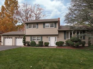 41 Victoria Dr, Clark, NJ 07066