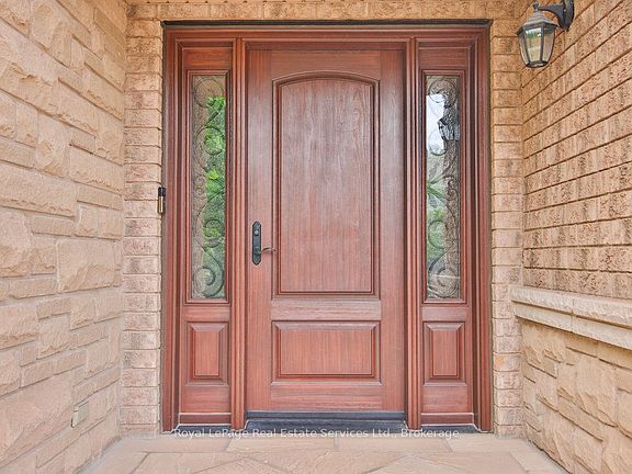 5th image of 2187 Mariposa Rd