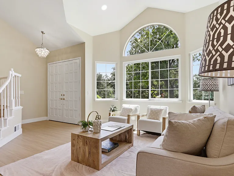 1290 Notting Hill Dr — Photo 6