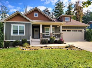 51 Olivet Ln, Fletcher, NC 28732